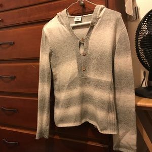Gray Hooded Sweater/Sweatshirt